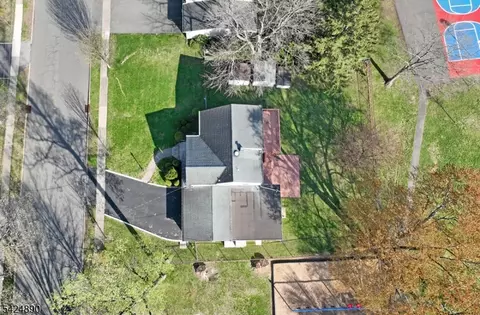 View/Area - 82 Arnot Pl, Paramus, NJ 07652 photo 3 of 6