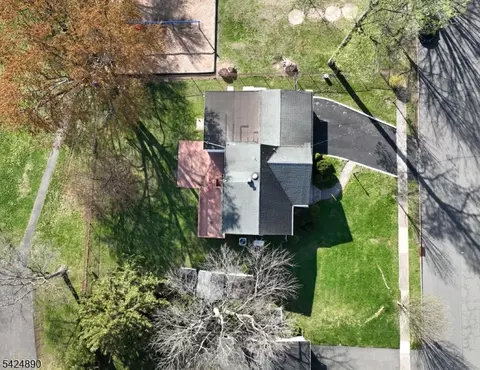 View/Area - 82 Arnot Pl, Paramus, NJ 07652 photo 5 of 6