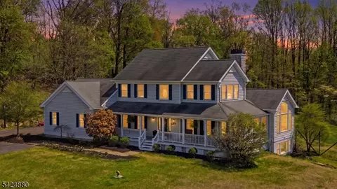 19 Allerton Rd, Lebanon, NJ 08833