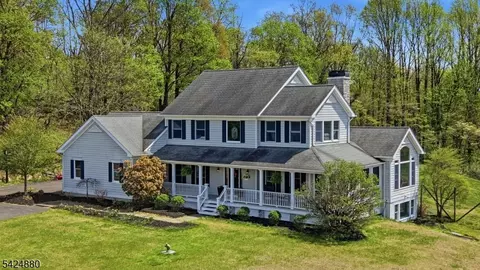 19 Allerton Rd, Lebanon, NJ 08833