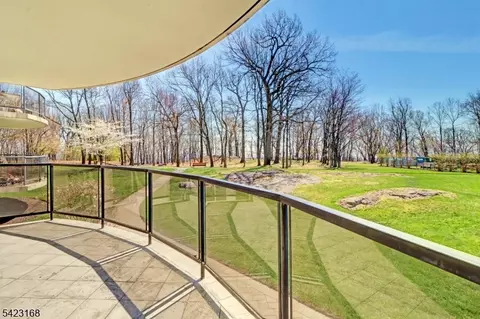 2 Claridge Dr 1le, Verona, NJ 07044