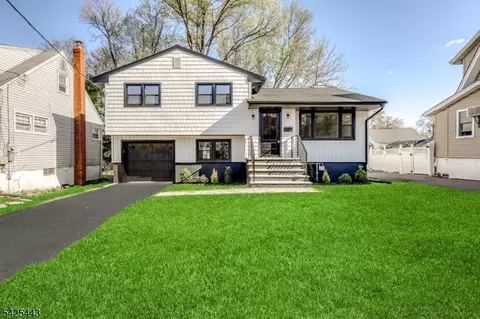 27 Merritt Ave, Bergenfield, NJ 07621