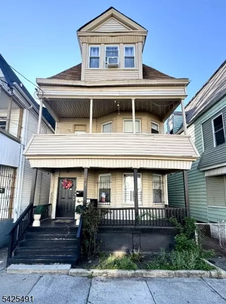 891 S 18th St, Newark, NJ 07108