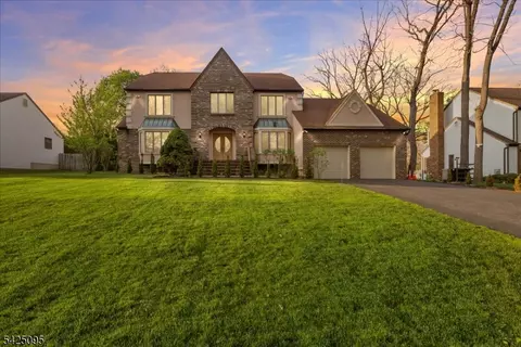 5 Fowler Pl, Montville, NJ 07045