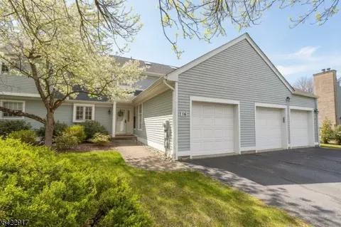 16 Cable Ct, Montville, NJ 07045