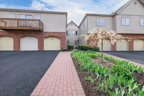 114 Sunrise Dr, Whippany, NJ 07981