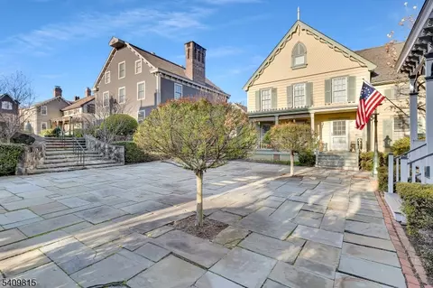 1 Murray Hill Sq #1, New Providence, NJ 07974