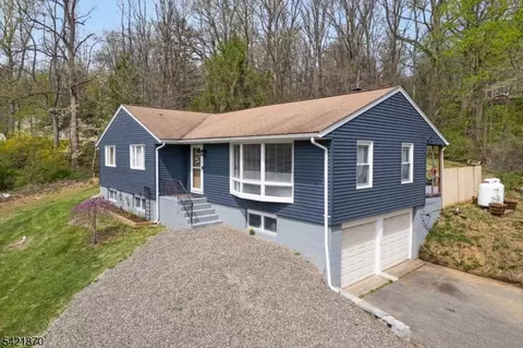 2 Christine Rd, Hackettstown, NJ 07840