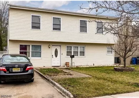 62 Leber Ave, Carteret, NJ 07008