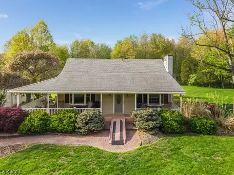 200 Mountain Rd, Ringoes, NJ 08551