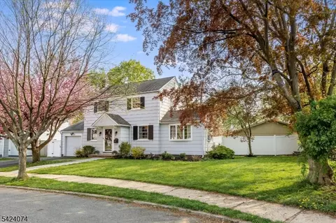 16 Cross Pl, Glen Ridge, NJ 07028
