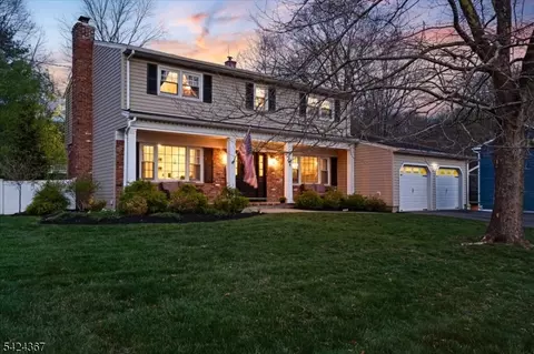 25 Jay St, Succasunna, NJ 07876