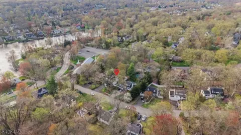 8 Mountainside Dr, Wayne, NJ 07470 photo 32