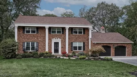 23 Erli St, Wayne, NJ 07470