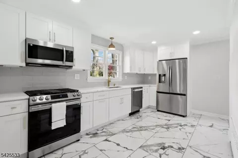 8 Oak St, Netcong, NJ 07857 photo 2