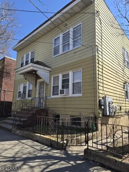 12 Frederick St, Belleville, NJ 07109