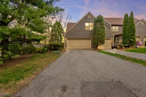 47 Manchester Ln #A, West Milford, NJ 07480