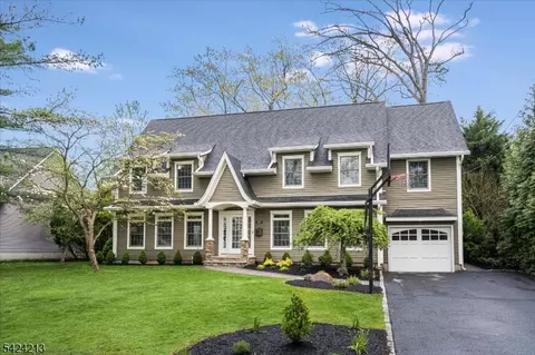 147 Winslow Ter, Glen Rock, NJ 07452