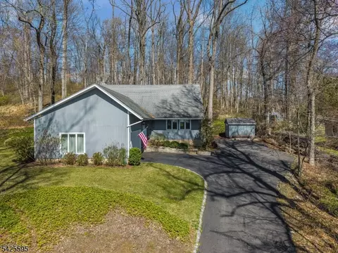 296 Andersen Rd, Milford, NJ 08848