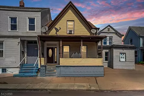 94 Manchester Ave, Paterson, NJ 07502