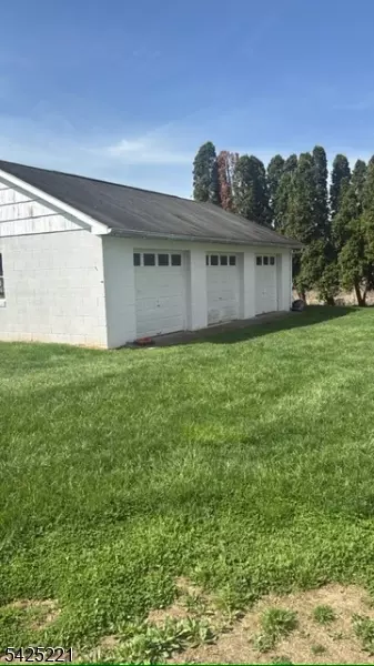 Exterior - 1777 Springtown Rd, Alpha, NJ 08865 photo 3 of 4