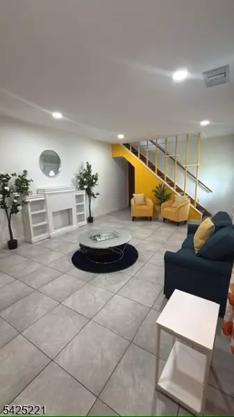 Entry Way - 1777 Springtown Rd, Alpha, NJ 08865 photo 3 of 4