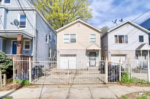 63 Hobson St, Newark, NJ 07112