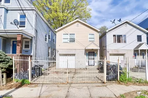 63 Hobson St, Newark, NJ 07112