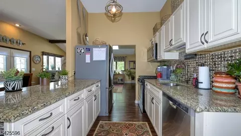 16 Forest Ter, Wayne, NJ 07470 photo 8