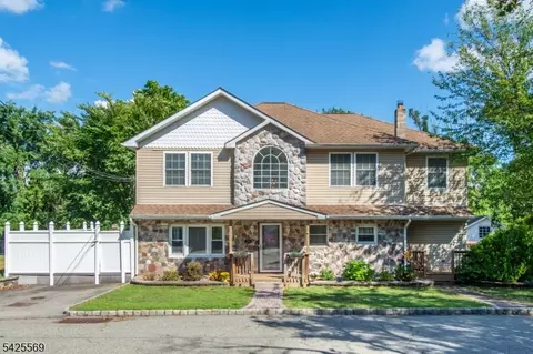 36 Ella St, Bloomingdale, NJ 07403