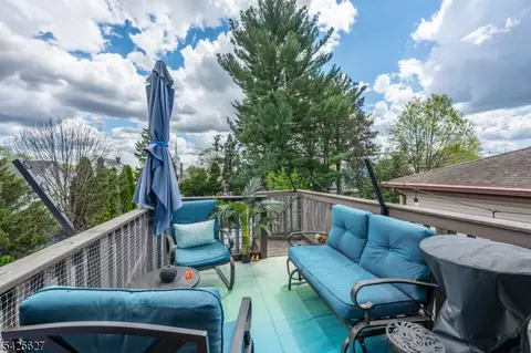 9 Orchard St, Clifton, NJ 07013