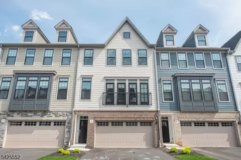 15 Cinnamon Dr, Upper Saddle River, NJ 07458