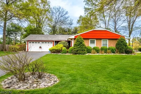 27 Landry Rd, Somerset, NJ 08873