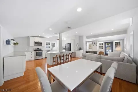 12 Overlook Dr, Denville, NJ 07834