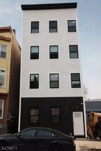 142 Mill St, Paterson, NJ 07501