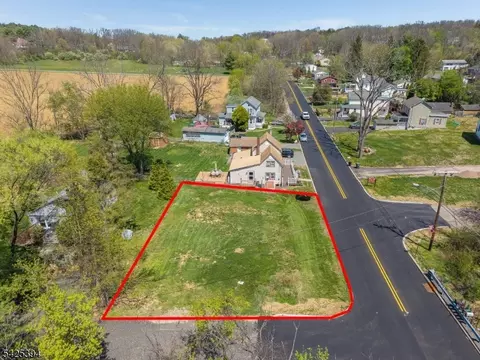 2 Maple Ln, Hampton Boro, NJ 08827 photo 2