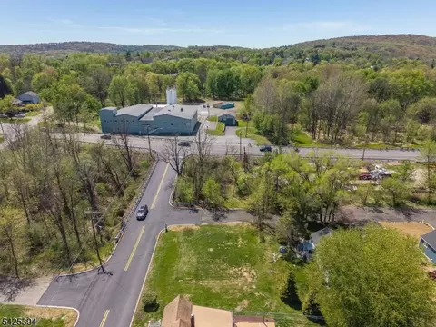 2 Maple Ln, Hampton Boro, NJ 08827 photo 6
