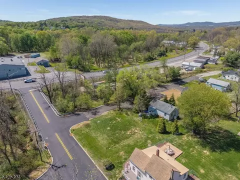 2 Maple Ln, Hampton Boro, NJ 08827 photo 5
