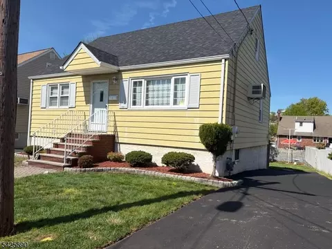 734 Louise Ct, Lyndhurst, NJ 07071