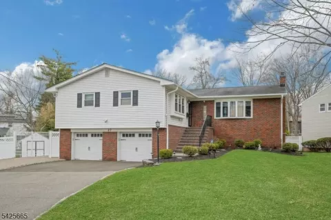 27 Howland Cir, West Caldwell, NJ 07006