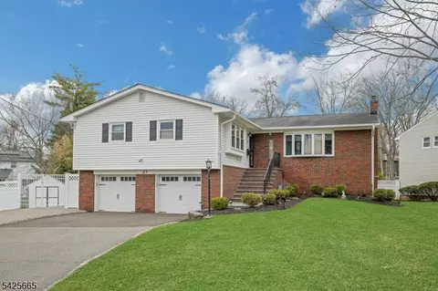 27 Howland Cir, West Caldwell, NJ 07006