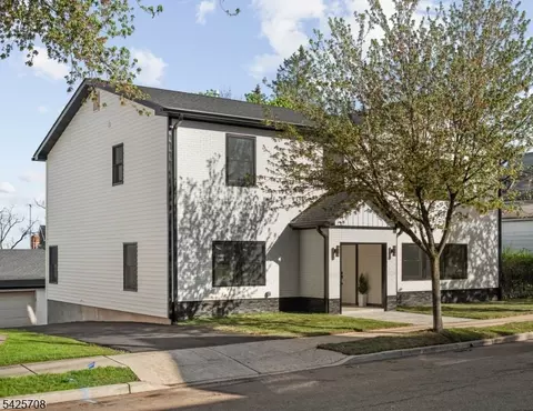 432 Jefferson St, Carlstadt, NJ 07072