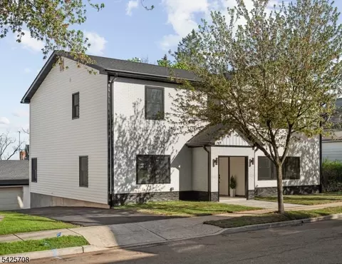 432 Jefferson St, Carlstadt, NJ 07072
