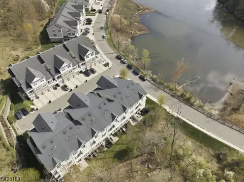 101 Birch Ct, Cedar Knolls, NJ 07927