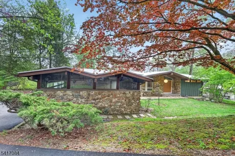 39 Skyline Dr, Morristown, NJ 07960