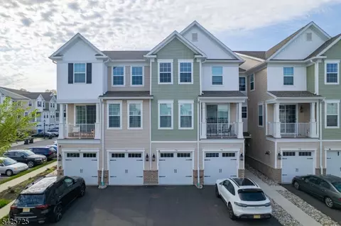 734 Station Rd, Dunellen, NJ 08812