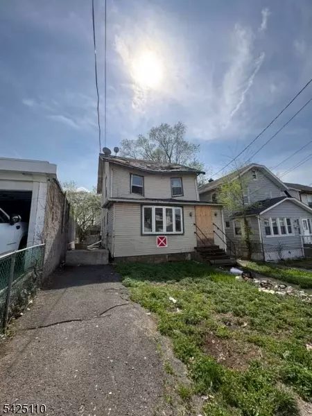 9 Herpers St, Irvington, NJ 07111