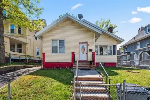 42-44 Scheerer Ave, Newark, NJ 07112