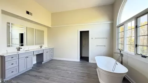 Bath - 50 Green Ave, Belle Mead, NJ 08502 photo 2 of 4