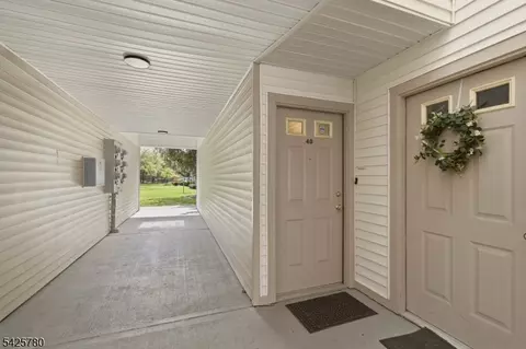 40 Loch Ln, Ledgewood, NJ 07852